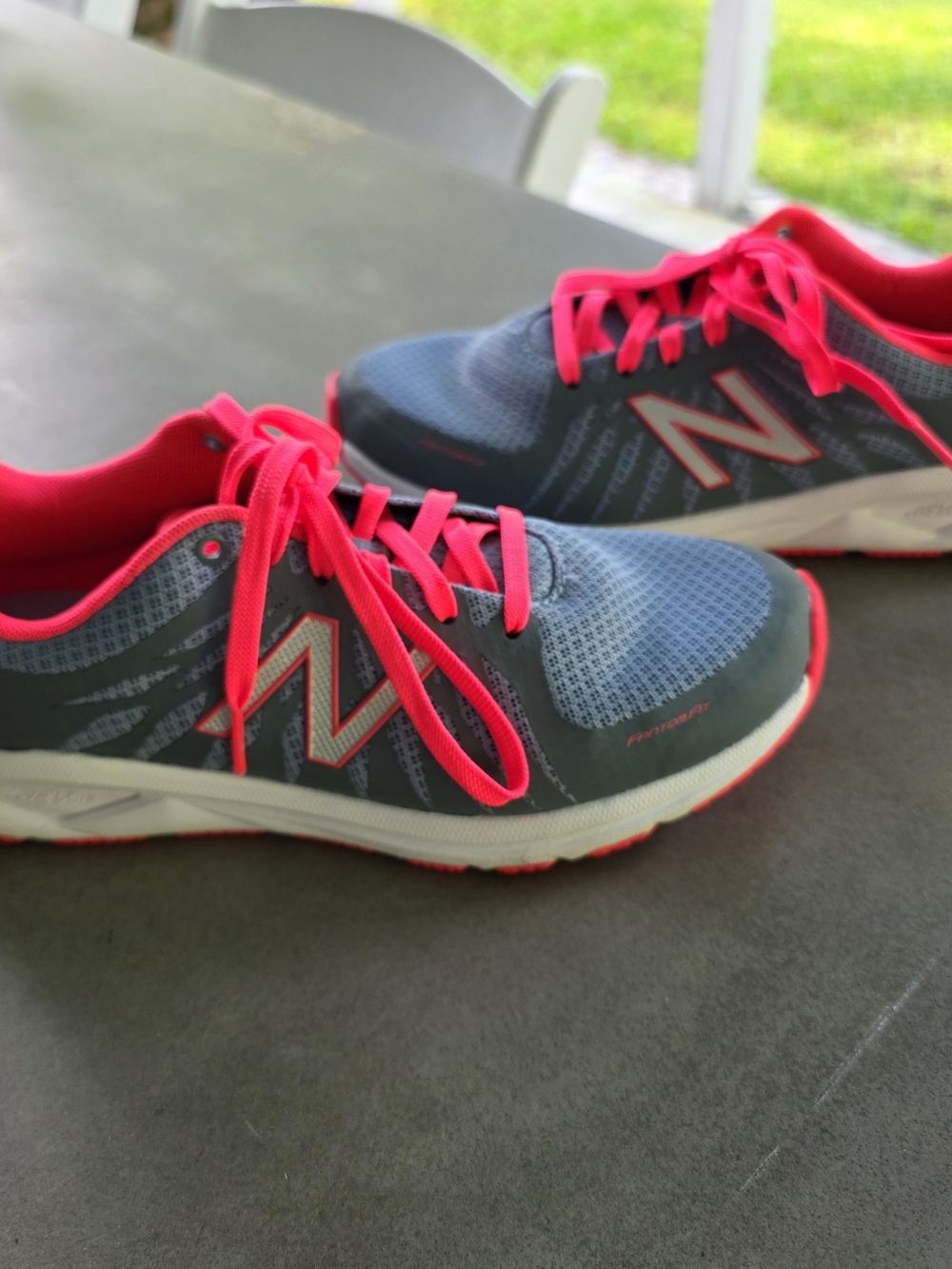 New Balance Gray & Hot Pink Running Shoes 1065GR SIZE 7.5